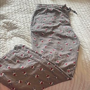 Old Navy Gray Pajama Pants with skull-Men’s pants sz small but Lg for a woman.